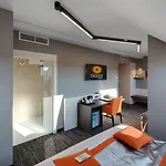 Orange Hotel