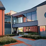 Orange Hotel