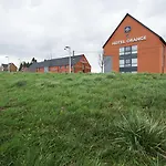 Orange Hotel