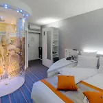מלון Orange 3*