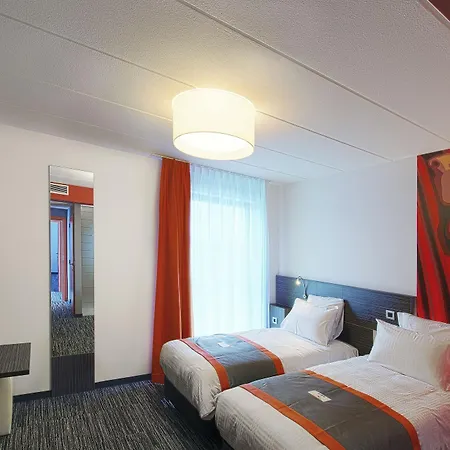 Orange Hotel
