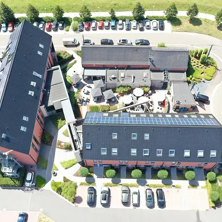 Orange Hotel 3*