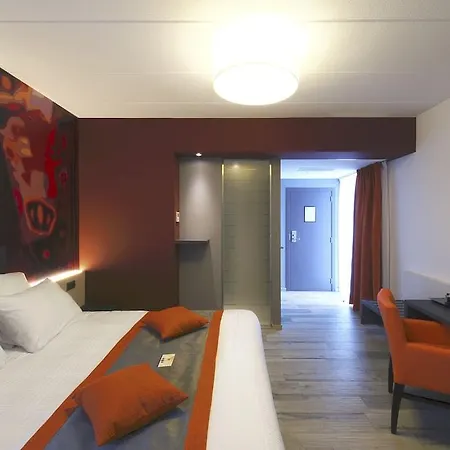 Orange Hotel 3*