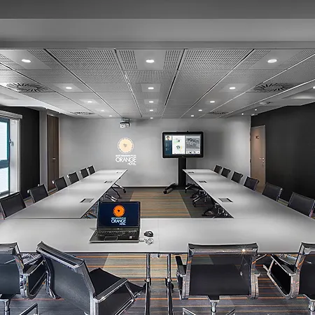 Orange Hotell 3*